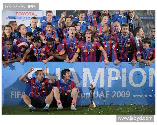 马里迪莫与马迪亚拿的精彩对决揭示足球战术与团队合作的魅力 马里迪莫与马迪亚拿的精彩对决揭示足球战术与团队合作的魅力