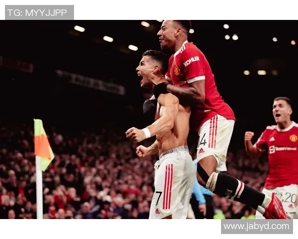 精彩对决足球赛场两大豪门激烈碰撞争夺冠军荣耀