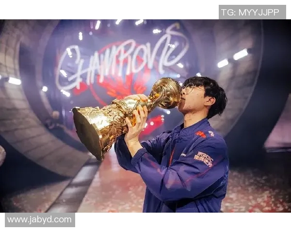 DOTA2热议JDG团队协作引发的争议与反思分析