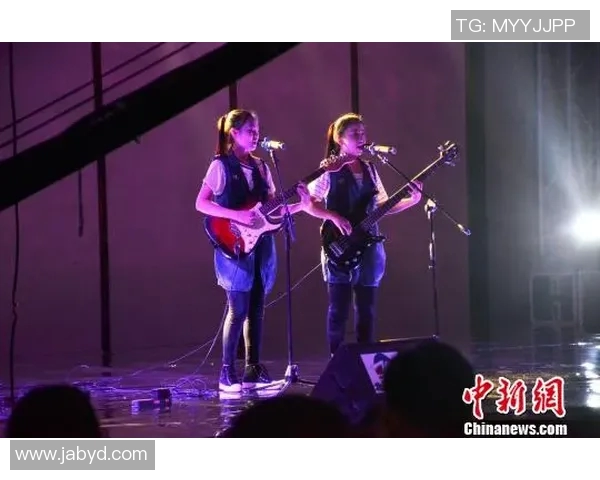 广州街舞队的节奏魅力探索与街舞文化的深度融合之旅 广州街舞队的节奏魅力探索与街舞文化的深度融合之旅