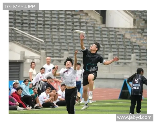 重庆飞盘队心理素质的变革与飞盘运动的热议现象分析