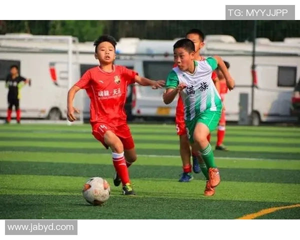 专访黄娜：深入探讨她对足球成功秘诀的独特见解与经验分享