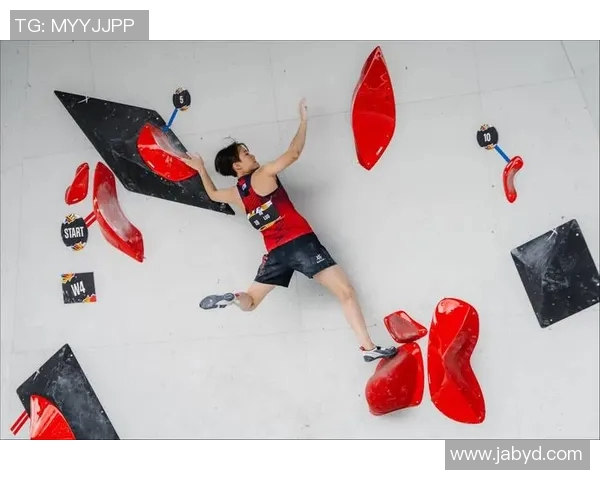 深圳攀岩队在滑板精英赛中以77分稳居积分榜首位