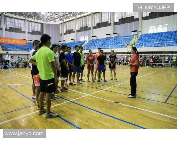 羽毛球传奇刘芳的成长之路与职业生涯回顾