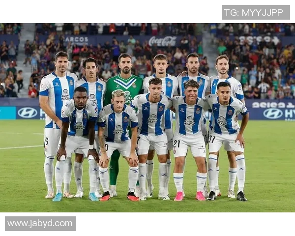 西甲联赛排名变化与历史数据回顾